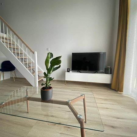 Apartament Wroclaw-Lotnisko Buitenkant foto